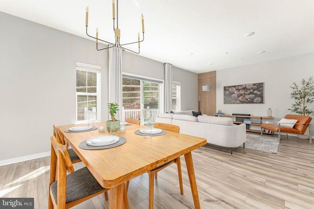 7 FOUR LEAF DR, Downingtown, PA 19335