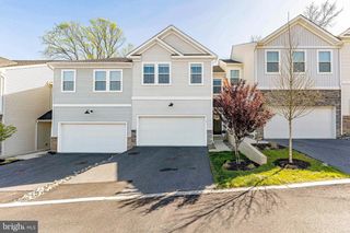 7 FOUR LEAF DR, Downingtown, PA 19335