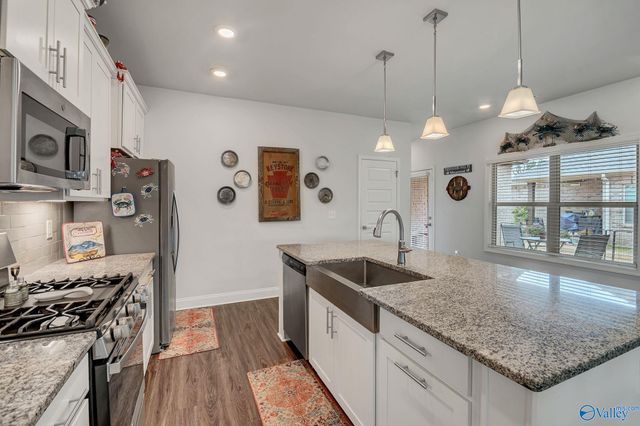 17258 Brooklawn Street, Athens, AL 35611