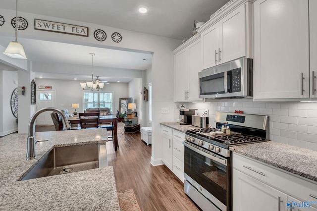 17258 Brooklawn Street, Athens, AL 35611