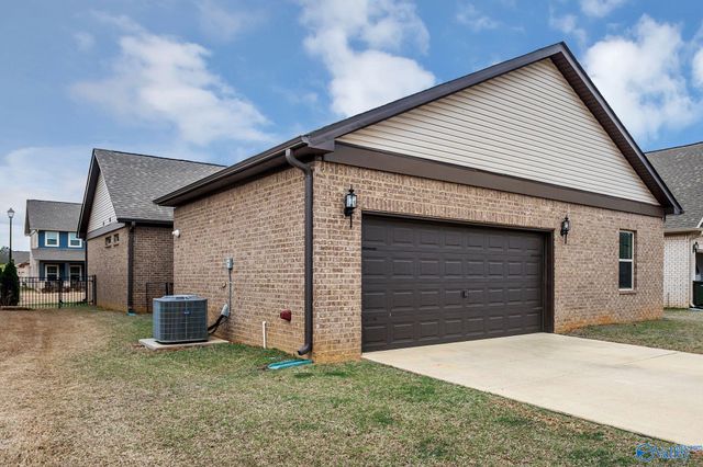 17258 Brooklawn Street, Athens, AL 35611