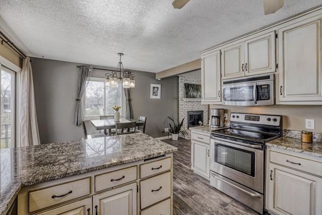 14050 37th Avenue N, Plymouth, MN 55447