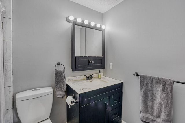 14050 37th Avenue N, Plymouth, MN 55447