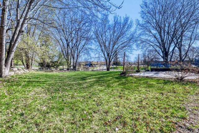 14050 37th Avenue N, Plymouth, MN 55447