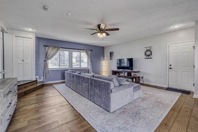 14050 37th Avenue N, Plymouth, MN 55447