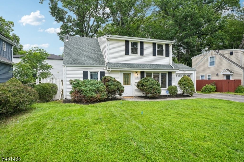 18 Manor Rd, Livingston Twp., NJ 07039 — photo 2