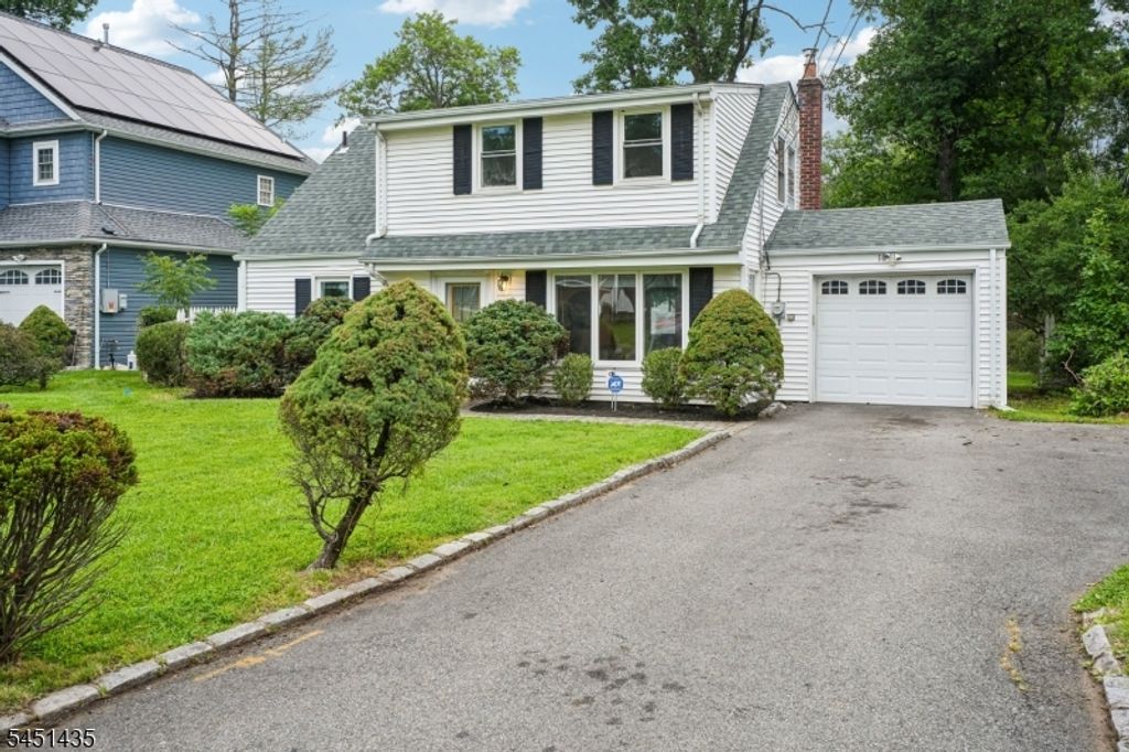 18 Manor Rd, Livingston Twp., NJ 07039 — photo 4