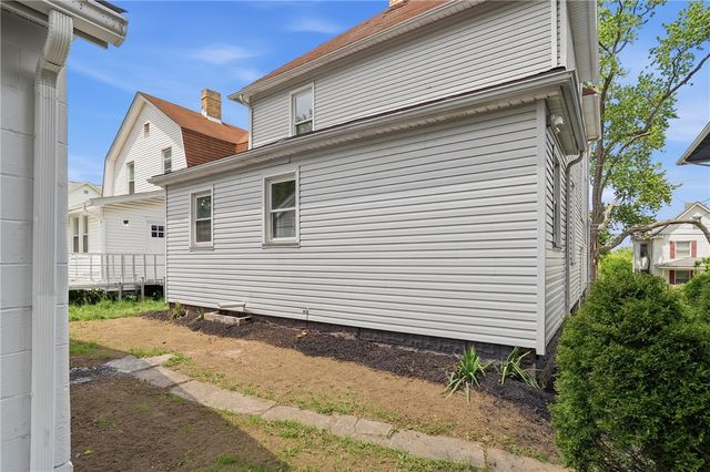 926 Morton St, New Castle, PA 16101