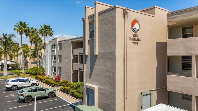 7425 BAY ISLAND DRIVE S 105, South Pasadena, FL 33707