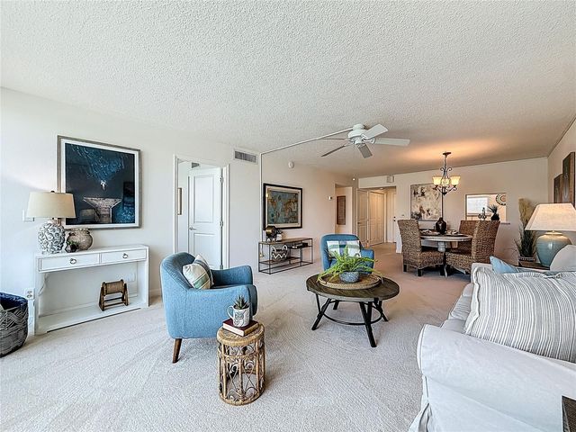 7425 BAY ISLAND DRIVE S 105, South Pasadena, FL 33707