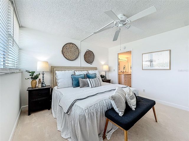 7425 BAY ISLAND DRIVE S 105, South Pasadena, FL 33707