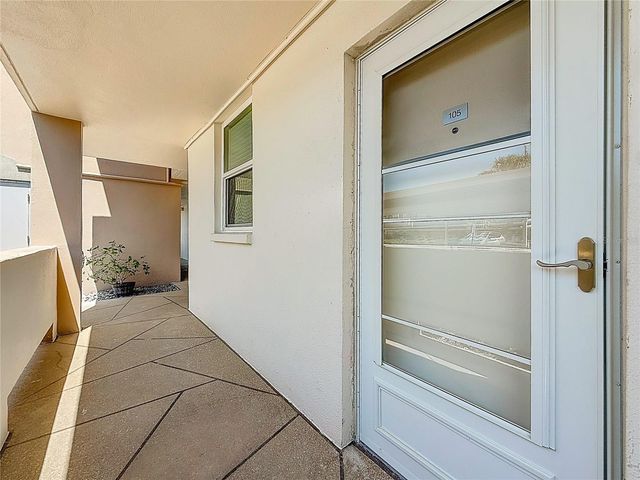 7425 BAY ISLAND DRIVE S 105, South Pasadena, FL 33707