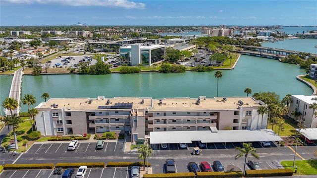 7425 BAY ISLAND DRIVE S 105, South Pasadena, FL 33707