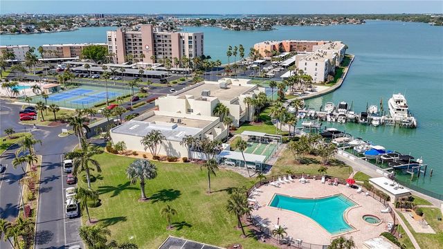 7425 BAY ISLAND DRIVE S 105, South Pasadena, FL 33707