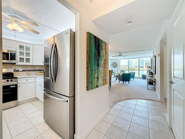 7425 BAY ISLAND DRIVE S 105, South Pasadena, FL 33707