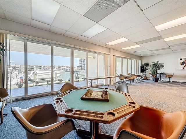 7425 BAY ISLAND DRIVE S 105, South Pasadena, FL 33707