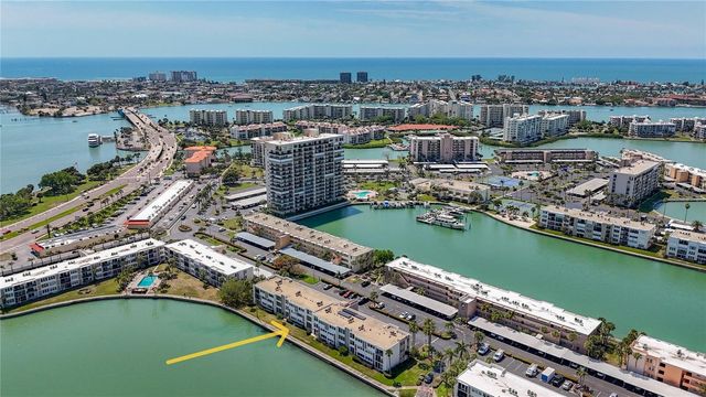 7425 BAY ISLAND DRIVE S 105, South Pasadena, FL 33707