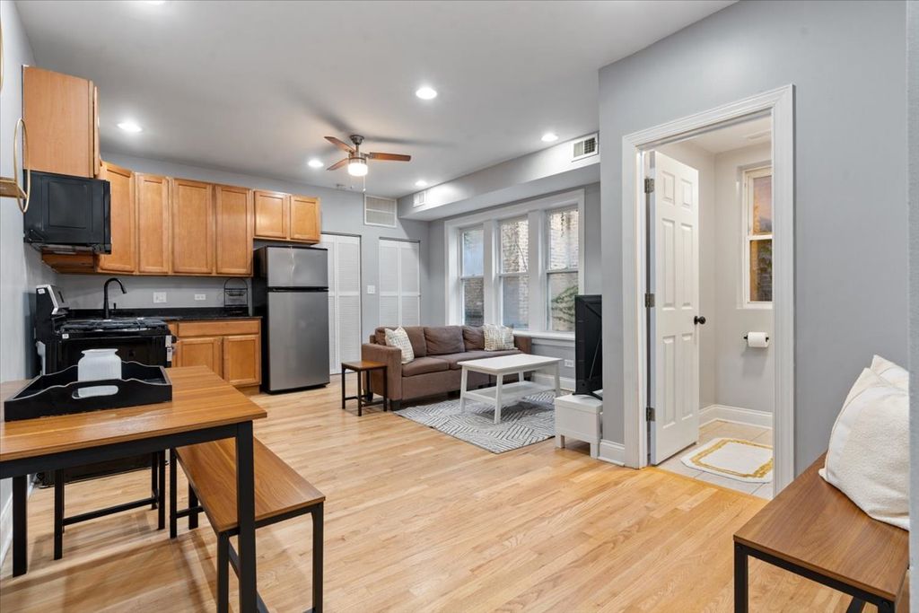 6812 N Wayne Avenue 3E, Chicago, IL 60626 — photo 2