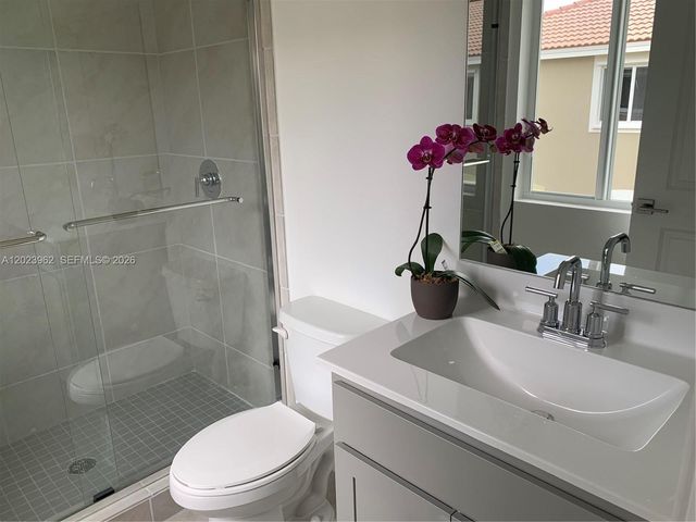 1068 SE 24th Ave, Homestead, FL 33035