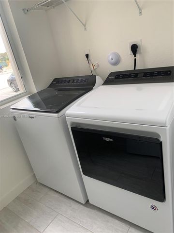 1068 SE 24th Ave, Homestead, FL 33035