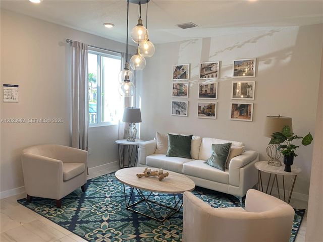 1068 SE 24th Ave, Homestead, FL 33035