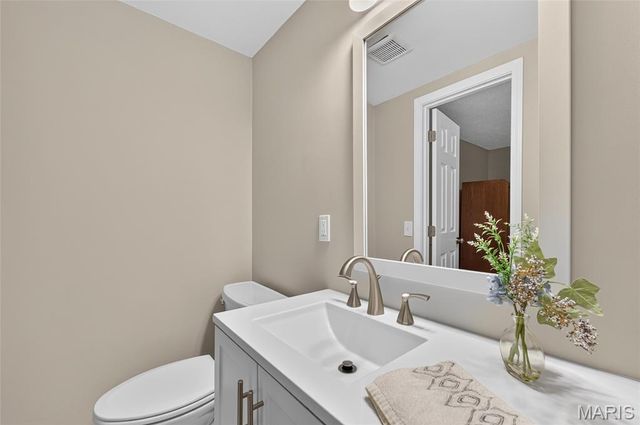 30 Wexford Green, Maryville, IL 62062