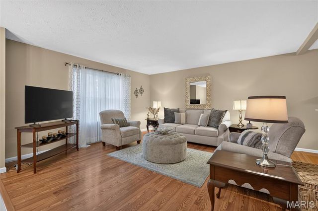 30 Wexford Green, Maryville, IL 62062
