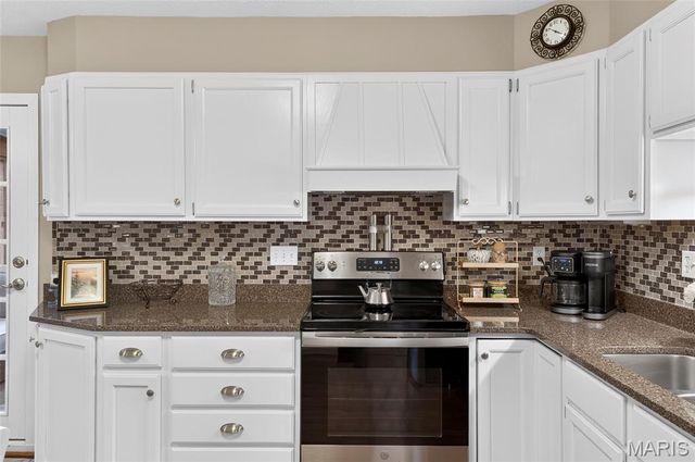 30 Wexford Green, Maryville, IL 62062