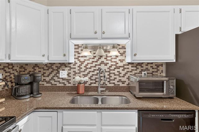 30 Wexford Green, Maryville, IL 62062