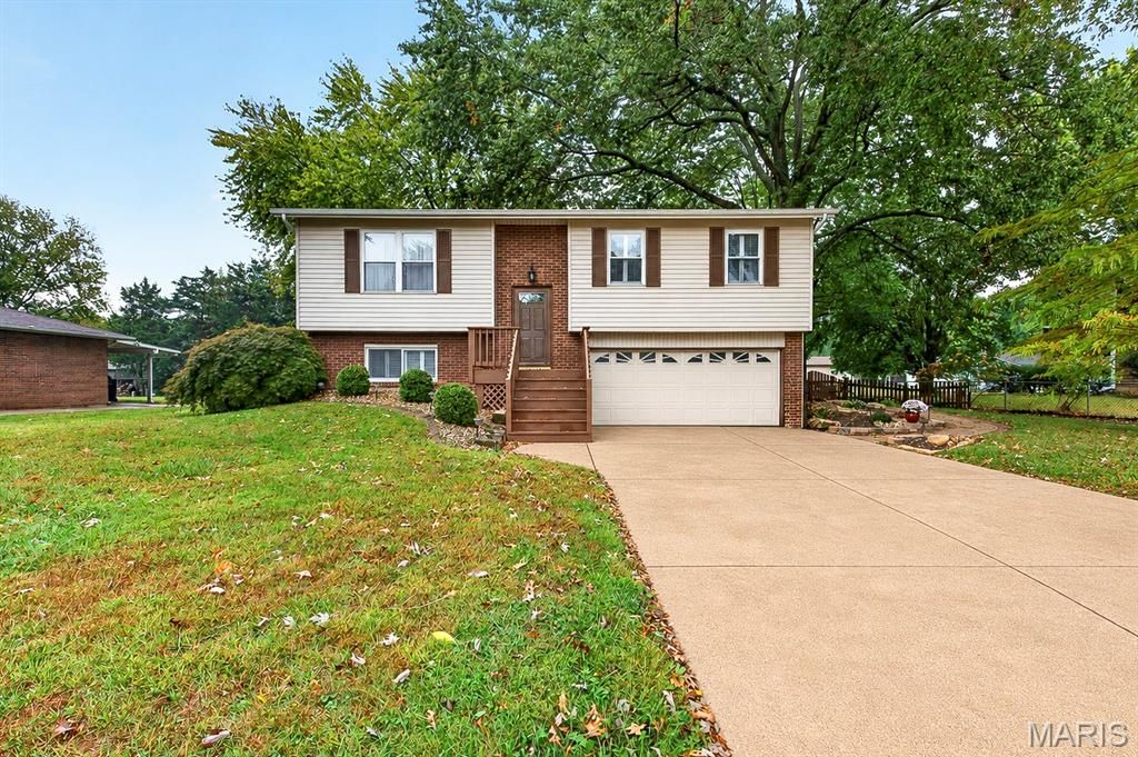 30 Wexford Green, Maryville, IL 62062