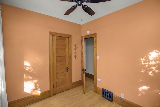 23 W 45th Street, Minneapolis, MN 55419