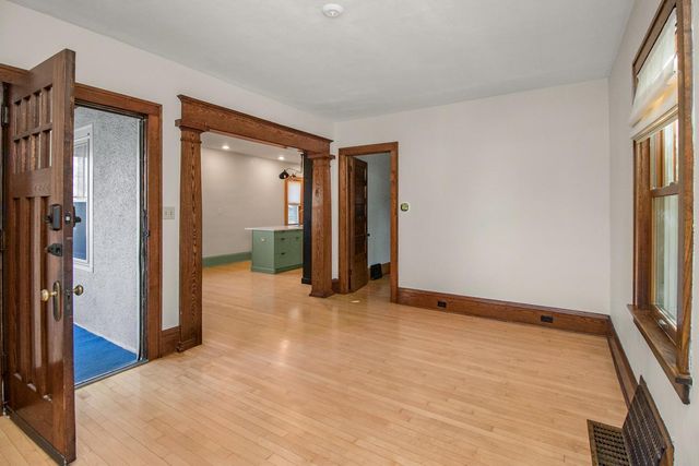 23 W 45th Street, Minneapolis, MN 55419