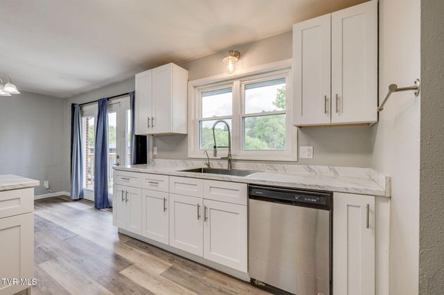 2610 Grassy Creek Road, Greeneville, TN 37743