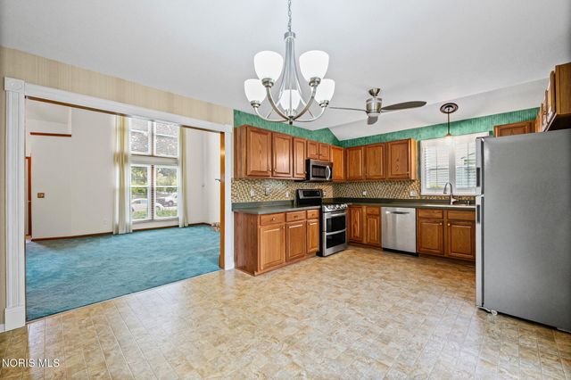 1540 Indian Creek Drive, Perrysburg, OH 43551