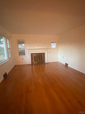 6101 Goode Road, Goode, VA 24556