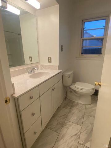 6101 Goode Road, Goode, VA 24556