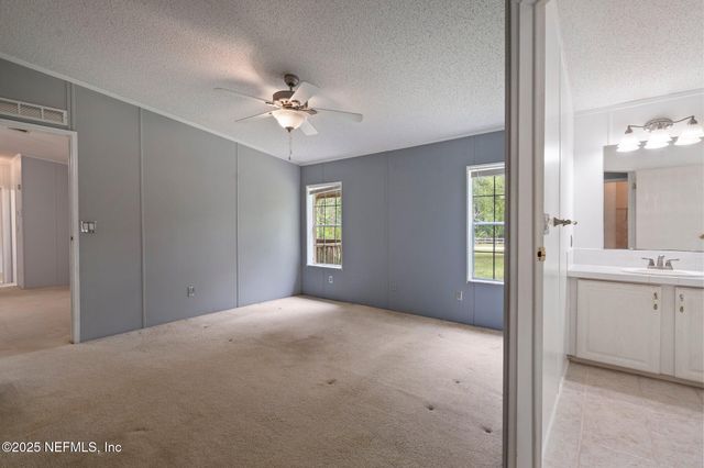 18 FOXTAIL Avenue, Middleburg, FL 32068