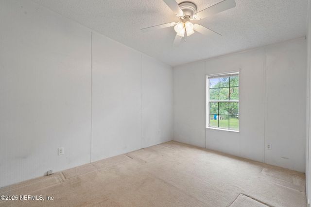 18 FOXTAIL Avenue, Middleburg, FL 32068