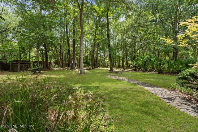 18 FOXTAIL Avenue, Middleburg, FL 32068