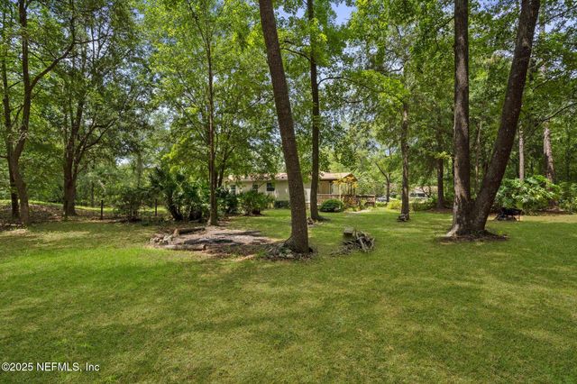 18 FOXTAIL Avenue, Middleburg, FL 32068