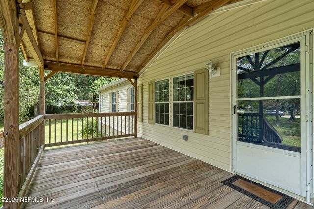 18 FOXTAIL Avenue, Middleburg, FL 32068