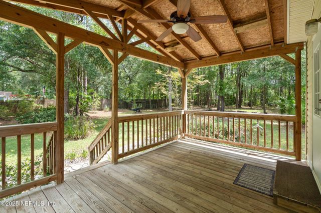 18 FOXTAIL Avenue, Middleburg, FL 32068