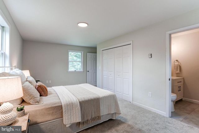 2246 DONOUGH DR, Manheim, PA 17545