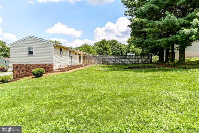 2246 DONOUGH DR, Manheim, PA 17545