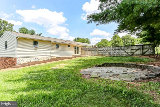 2246 DONOUGH DR, Manheim, PA 17545
