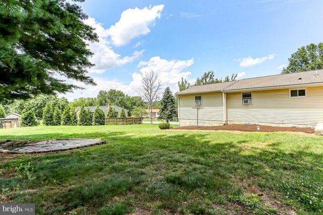 2246 DONOUGH DR, Manheim, PA 17545