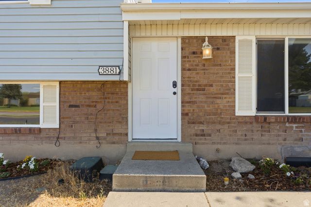 3881 S BONNIEWOOD DR, West Valley City, UT 84119
