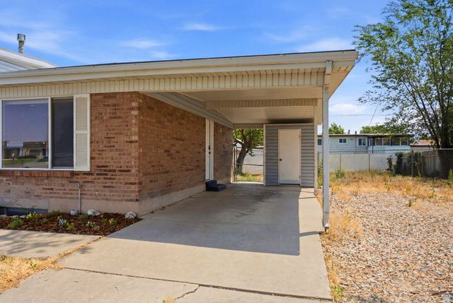 3881 S BONNIEWOOD DR, West Valley City, UT 84119