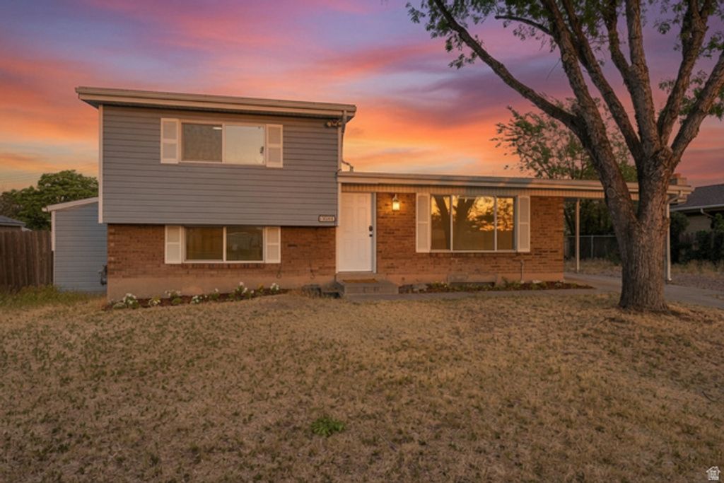 3881 S BONNIEWOOD DR, West Valley City, UT 84119