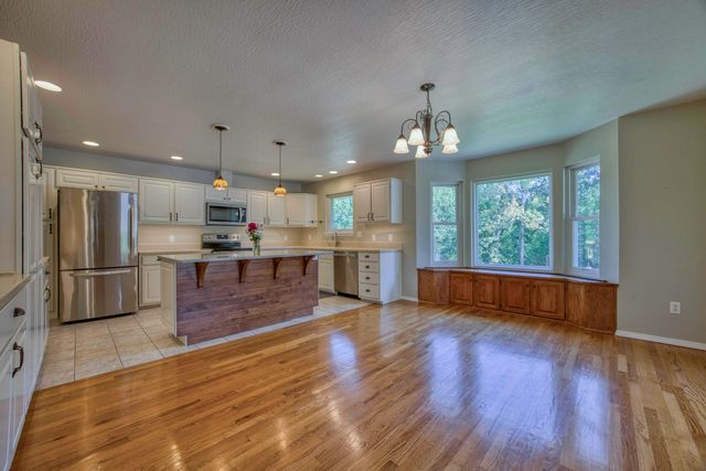 444 Sweetbriar Drive, Marshfield, MO 65706